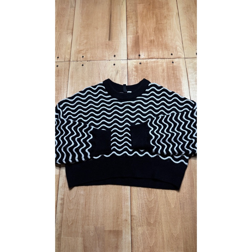 HM Divided Black White Cropped Sweater Womens Oversized Knit‎ Best Fits Small